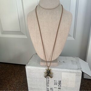 Betsy Johnson gold tone fly bumblebee large pendant long lanyard necklace charm